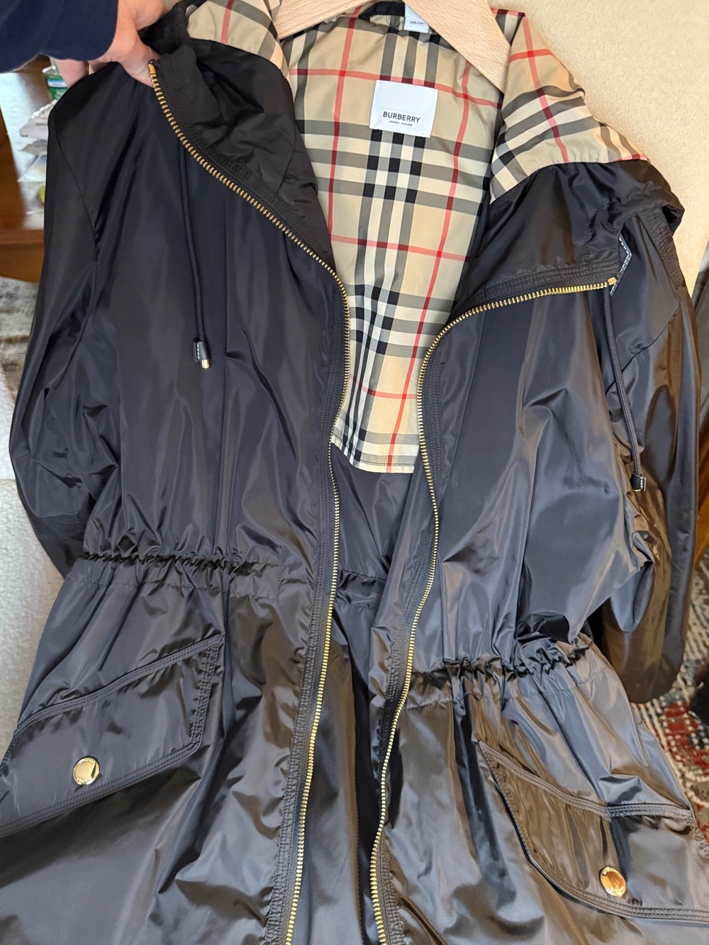 Burberry Lightweight Nylon Hooded Jacket — Women’s US 4 — Black, Mint Condition - Picture 2 of 6